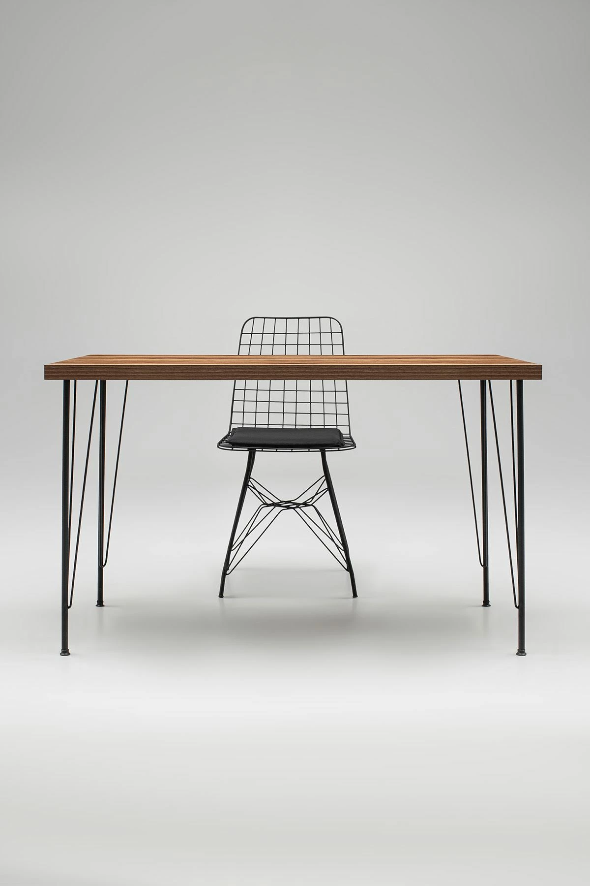 Tavolinë me karrige (5 copë), Skye Decor, Nmsymk001, ngjyrë lis dhe e zezë