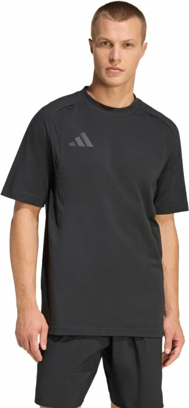 Maicë meshkuj adidas Tiro 26 Travel JM5543, e zezë [Madhësia: M]