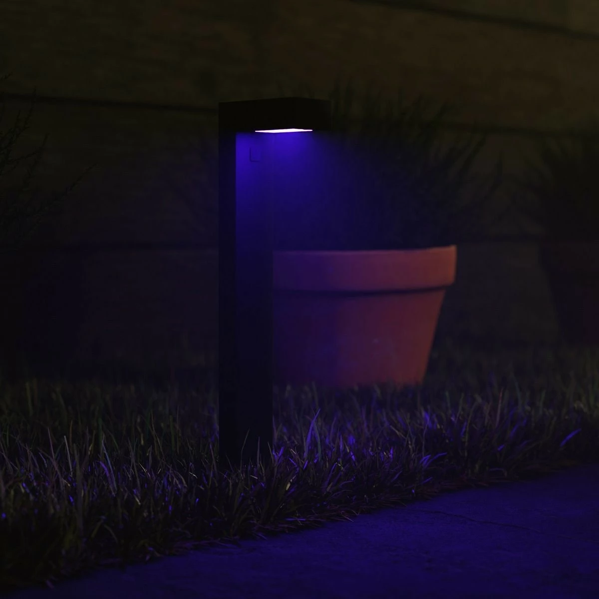 Dritë dyshemeje Hombli HBPL-0100, LED, IP65, e zezë