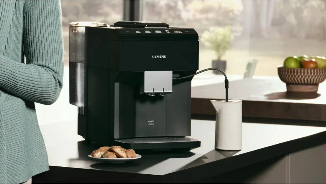 Aparat kafeje Siemens EQ.500 TP513R09, plotësisht automatik, 1.9 L, i zi