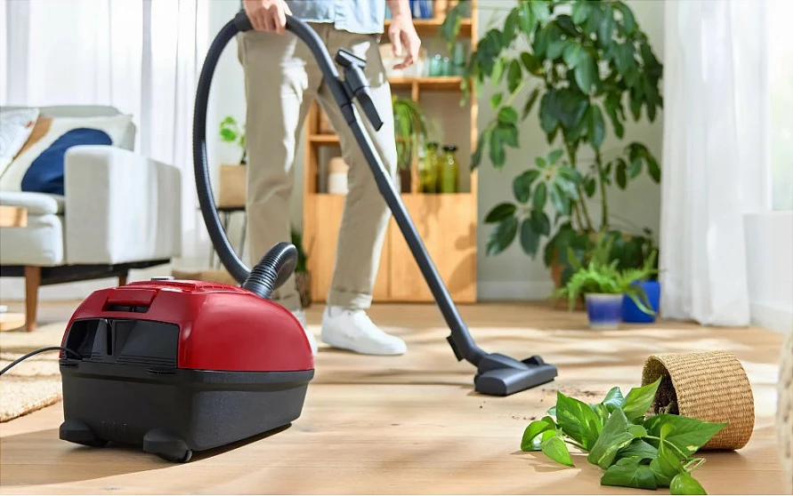 Fshesë me korrent Bosch Serie 4 BGD38RD1H, 600 W, Drum, 4 L, e kuqe