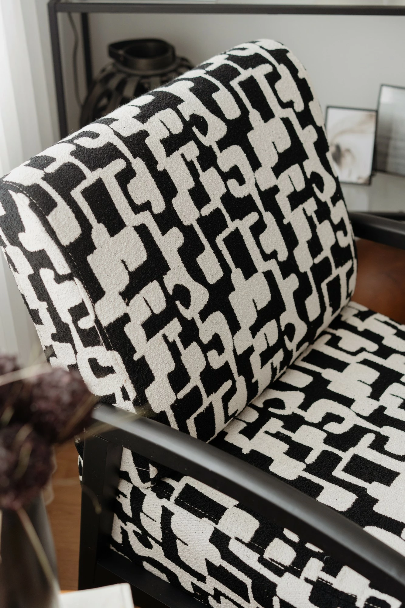 Karrige krahu, Atelier del Sofa, Luma, e zezë dhe e bardhë