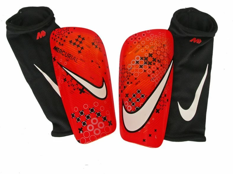 Protectorë për futboll Nike Mercurial Lite CR7 për meshkuj dhe fëmijë, të zezë me të kuqe [Madhësia: XL]