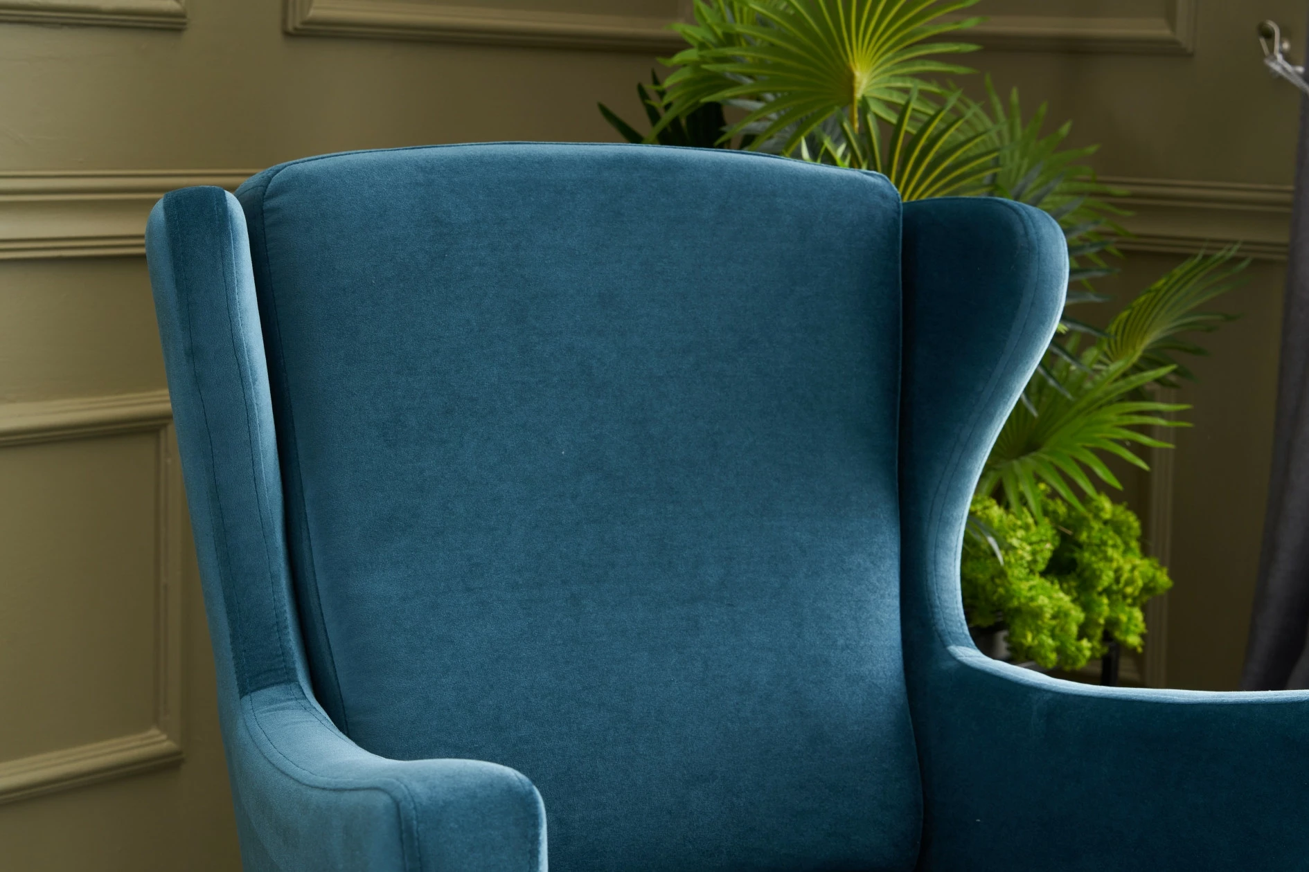 Karrige Wing, Atelier del Sofa, Lola Berjer, ngjyrë turquoise