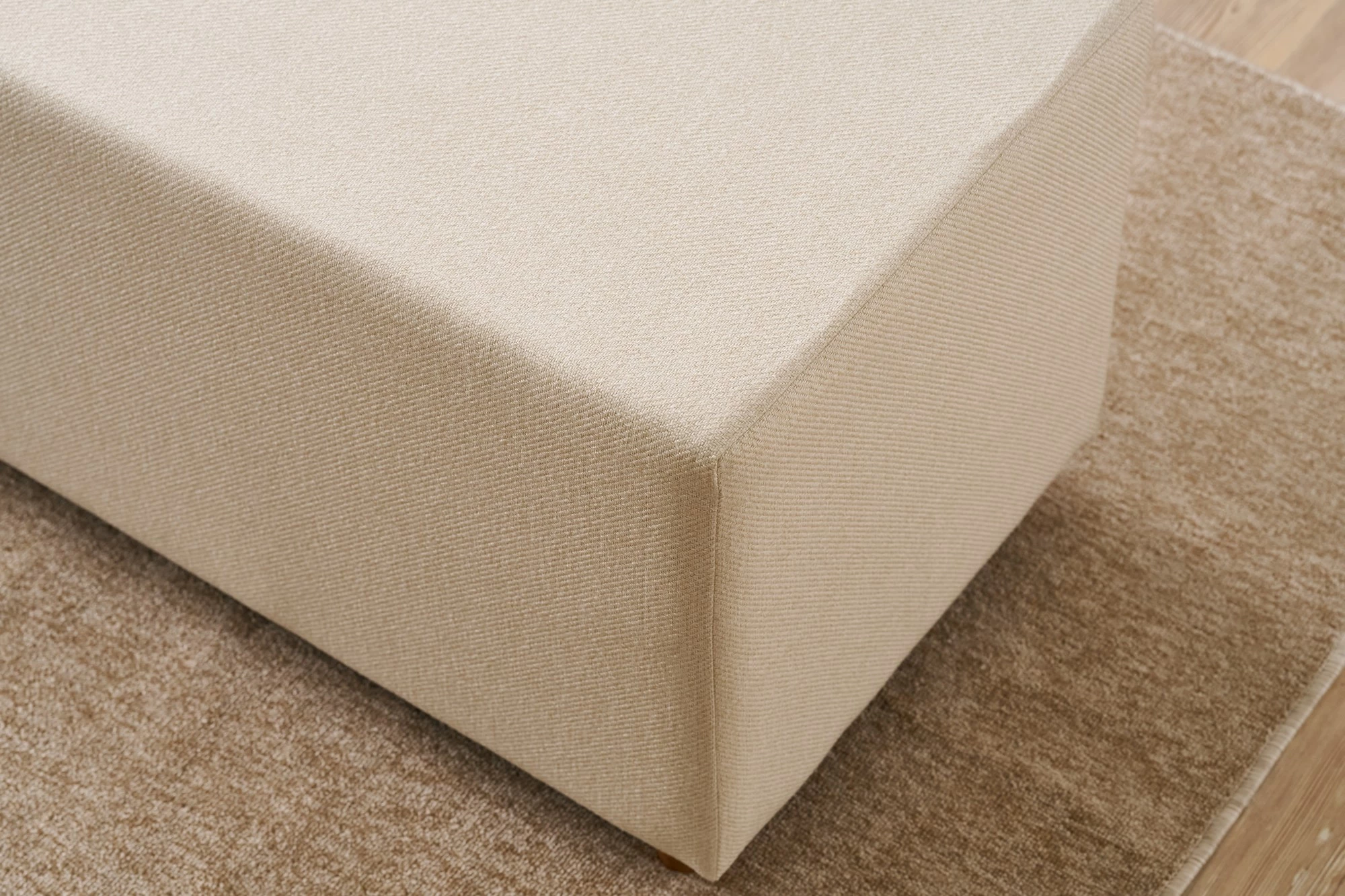 Puf krem Atelier del Sofa, Urla