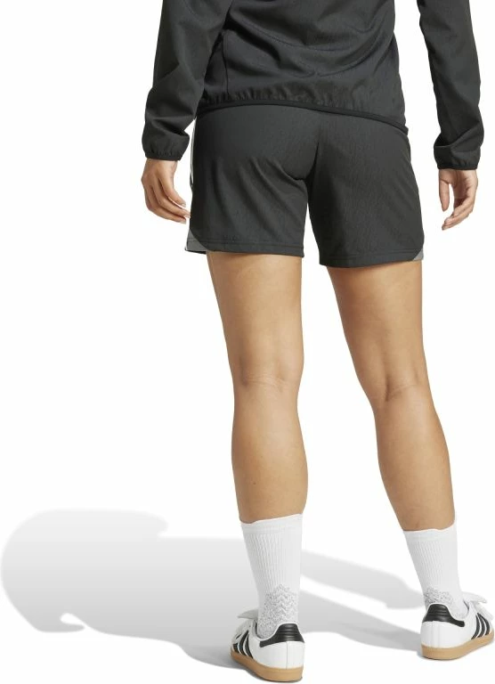 Shorce për femra adidas [Madhësia: L]