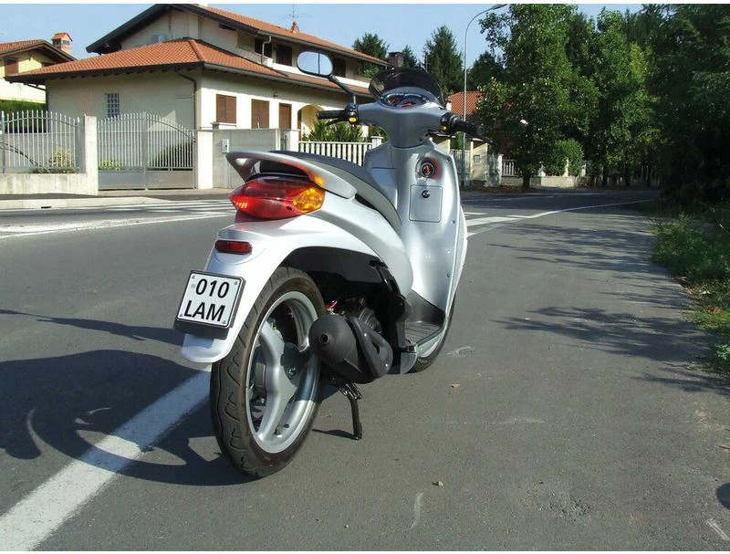 Mbajtes I Tabelave Scooter