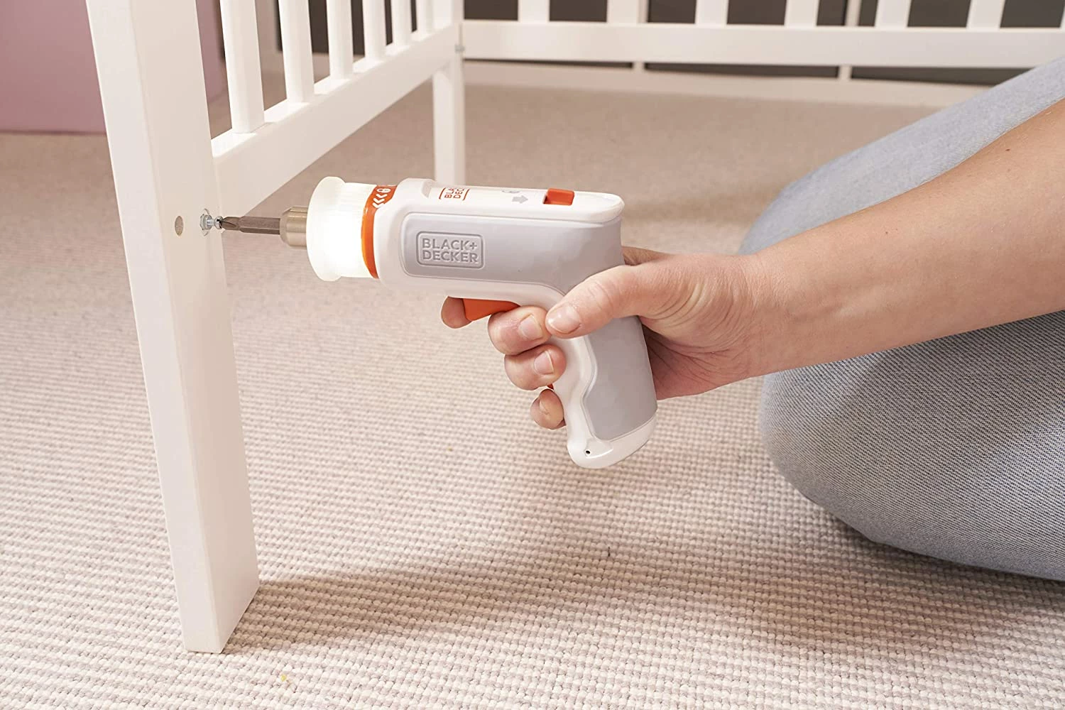 Vidhosës elektrik pa kabllo Black&Decker BCRTA01 3.6V, 1.5Ah, 5.5Nm, LED + aksesorë, Gri/Portokalli