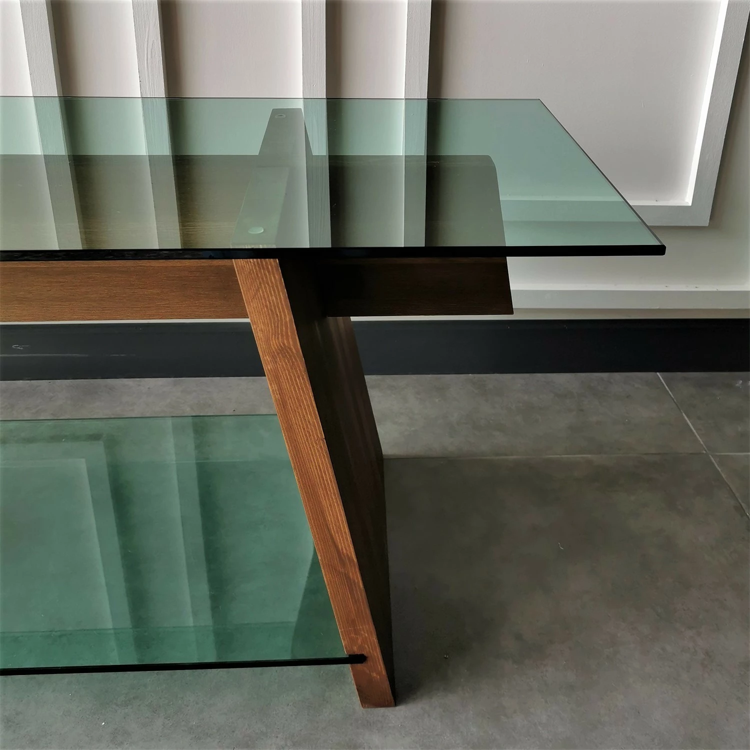 Komodë TV Hanah Home, TV202, ngjyrë arre dhe e gjelbër, xham i temperuar, 158x45x40cm