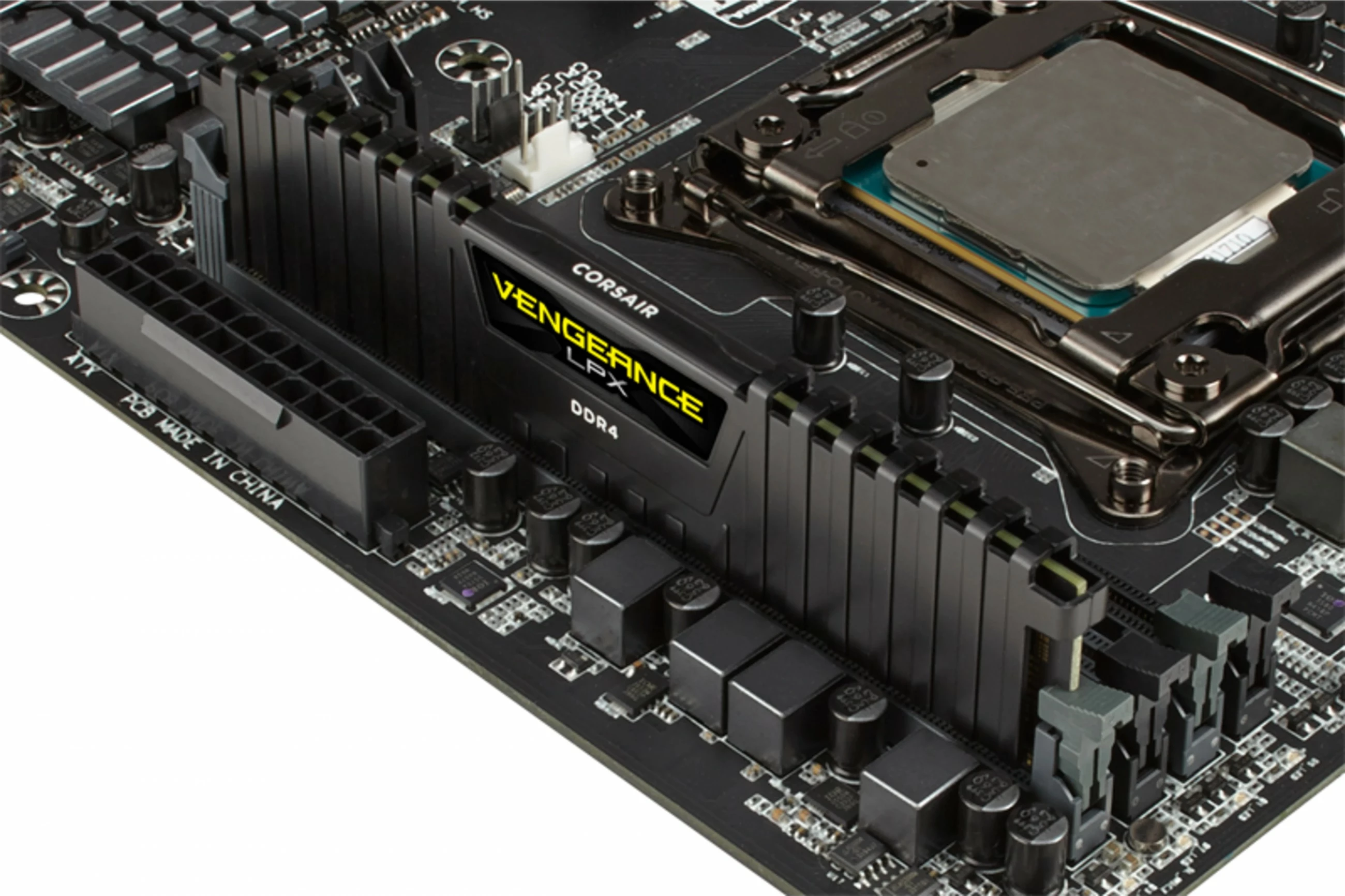 RAM Memorje Corsair Vengeance LPX 8GB DDR4 3000MHz, E zezë