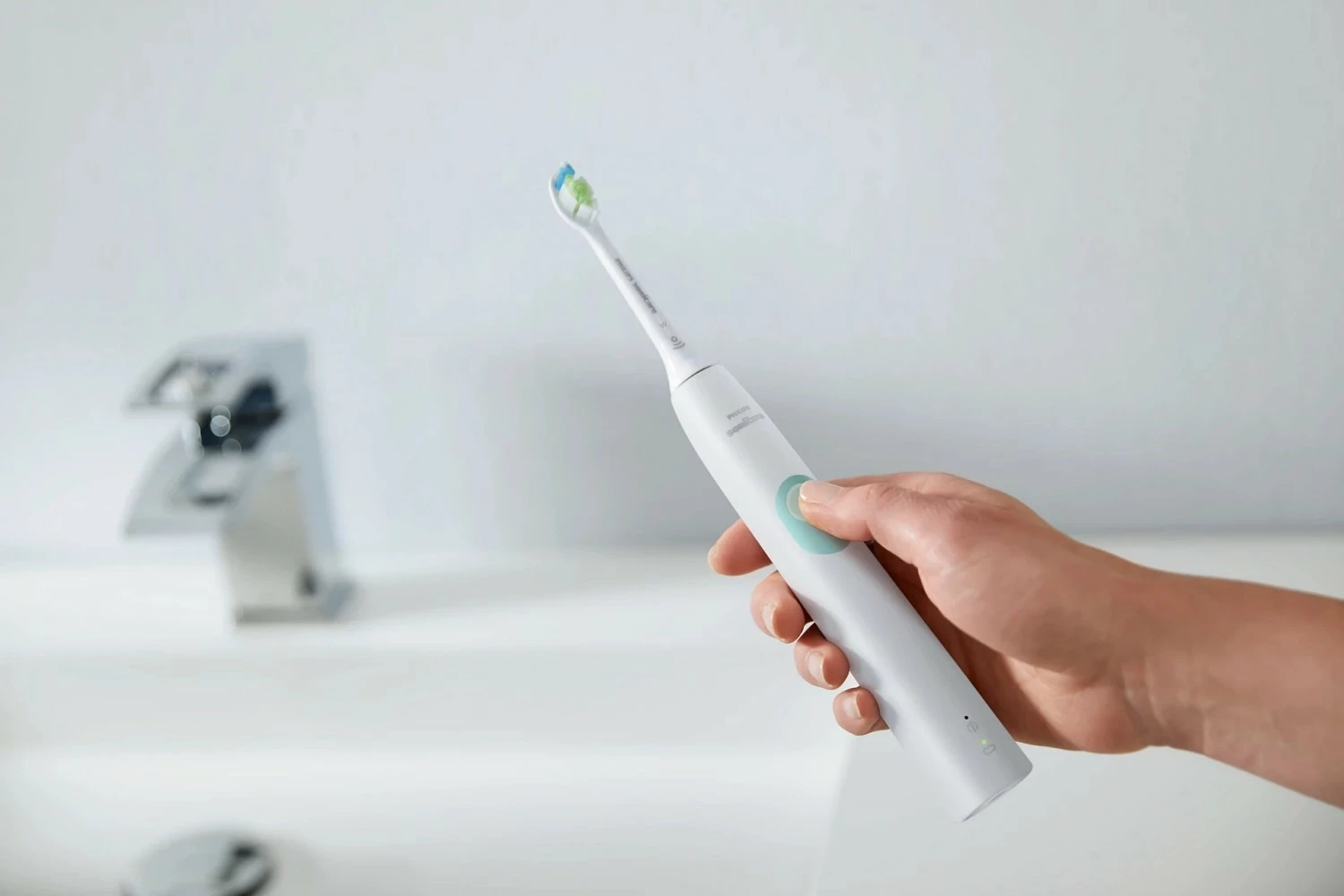 Furçë dhëmbësh sonike Philips Sonicare 4300 HX6807/51, e bardhë