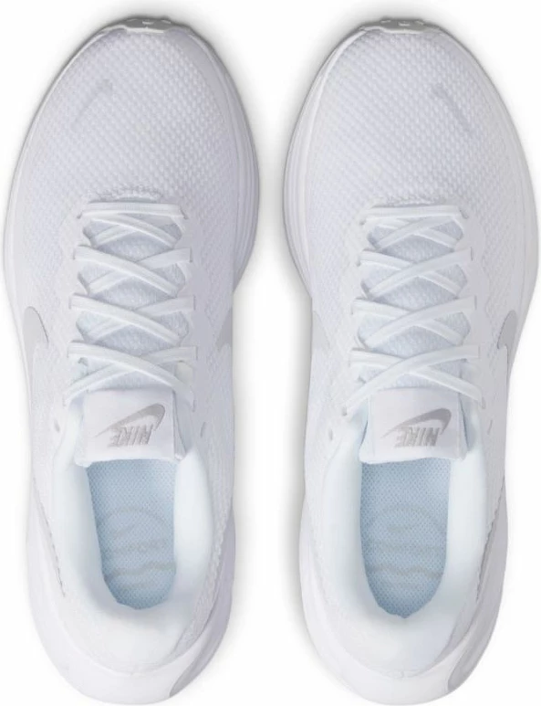 Atlete Nike, të bardha