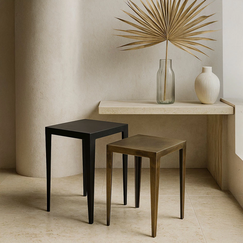 Set tavolinash anësore MAGRO, 2 copë, ngjyrë e zezë dhe bronzi, 32x32x57cm