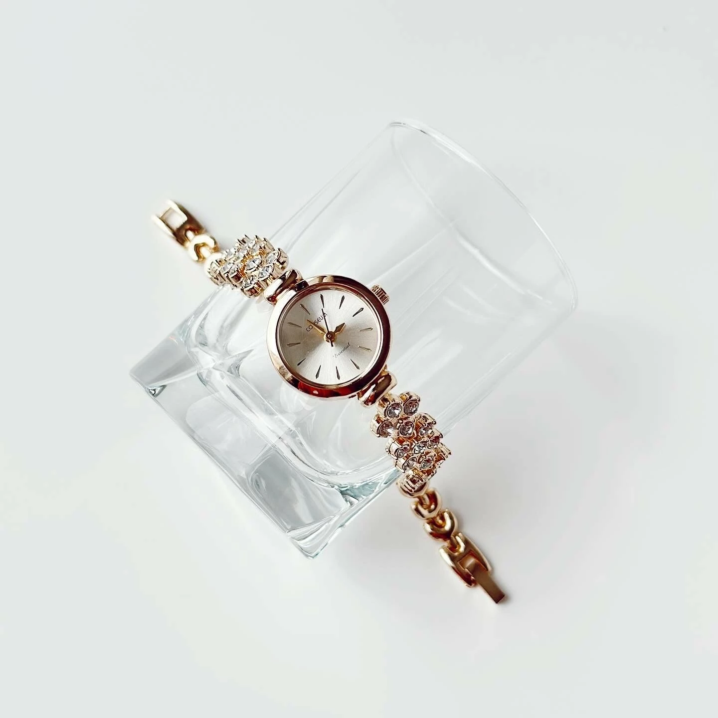 Orë dore për gra, ngjyrë ari dhe e bardhë, Jumeon Ovein