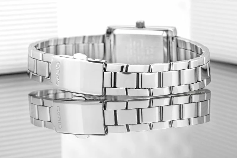 Orë dore për femra Casio, argjendi