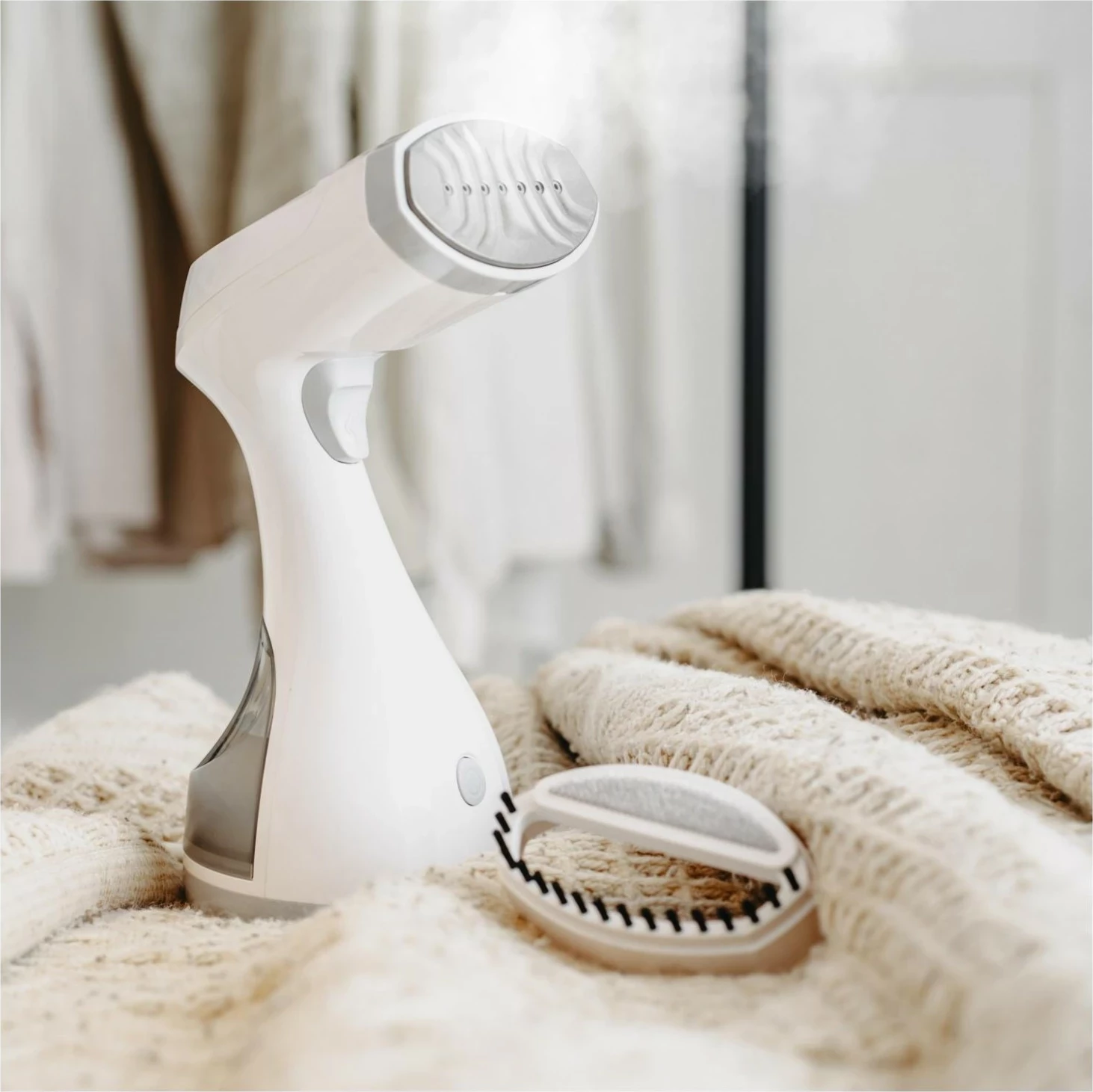 Hekur me avull Adler AD 5042, 1500W, rezervuar 0.28L, i bardhë