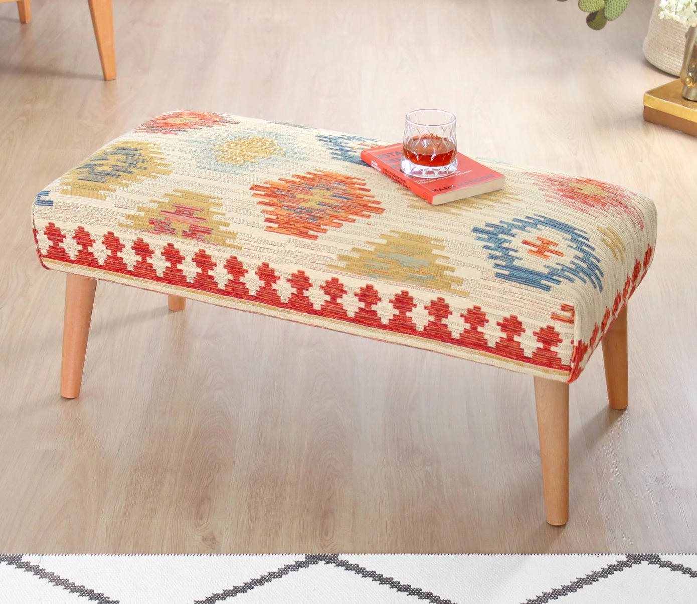 Bankë Atelier del Sofa, Beshir, krem