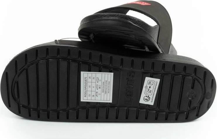 Papuqe femra Levi's, të zeza