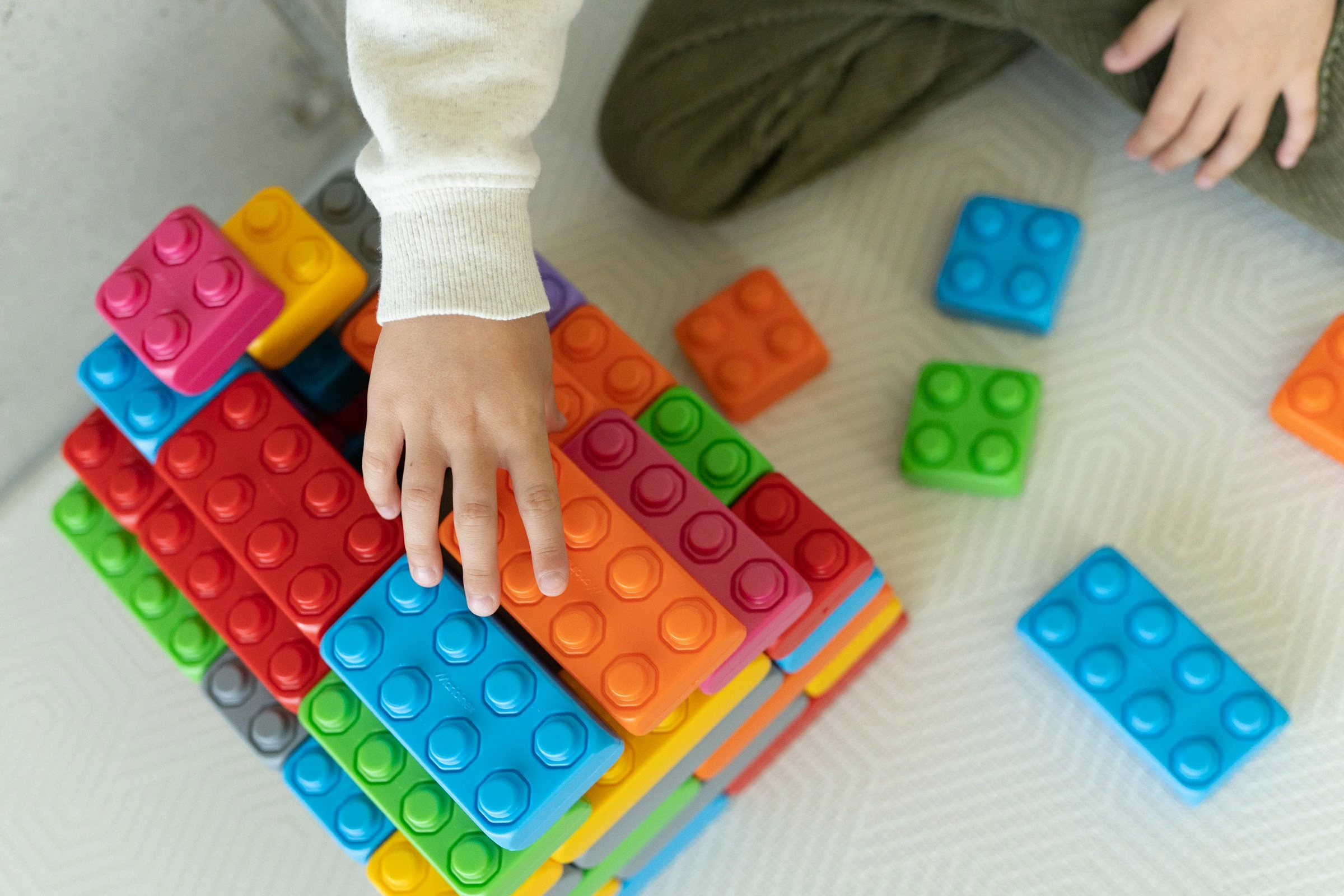Set blloqesh ndërtimi Marioinex Bricks Junior 901700, 60 copë, shumëngjyrësh