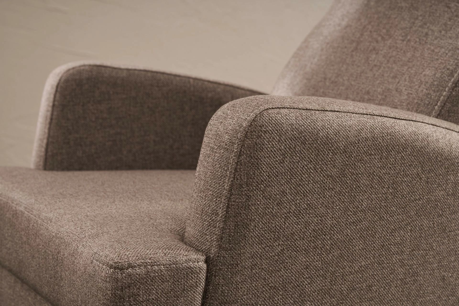 Karrige njëvendëshe Atelier del Sofa, Aly Arzilla, ngjyrë kafe