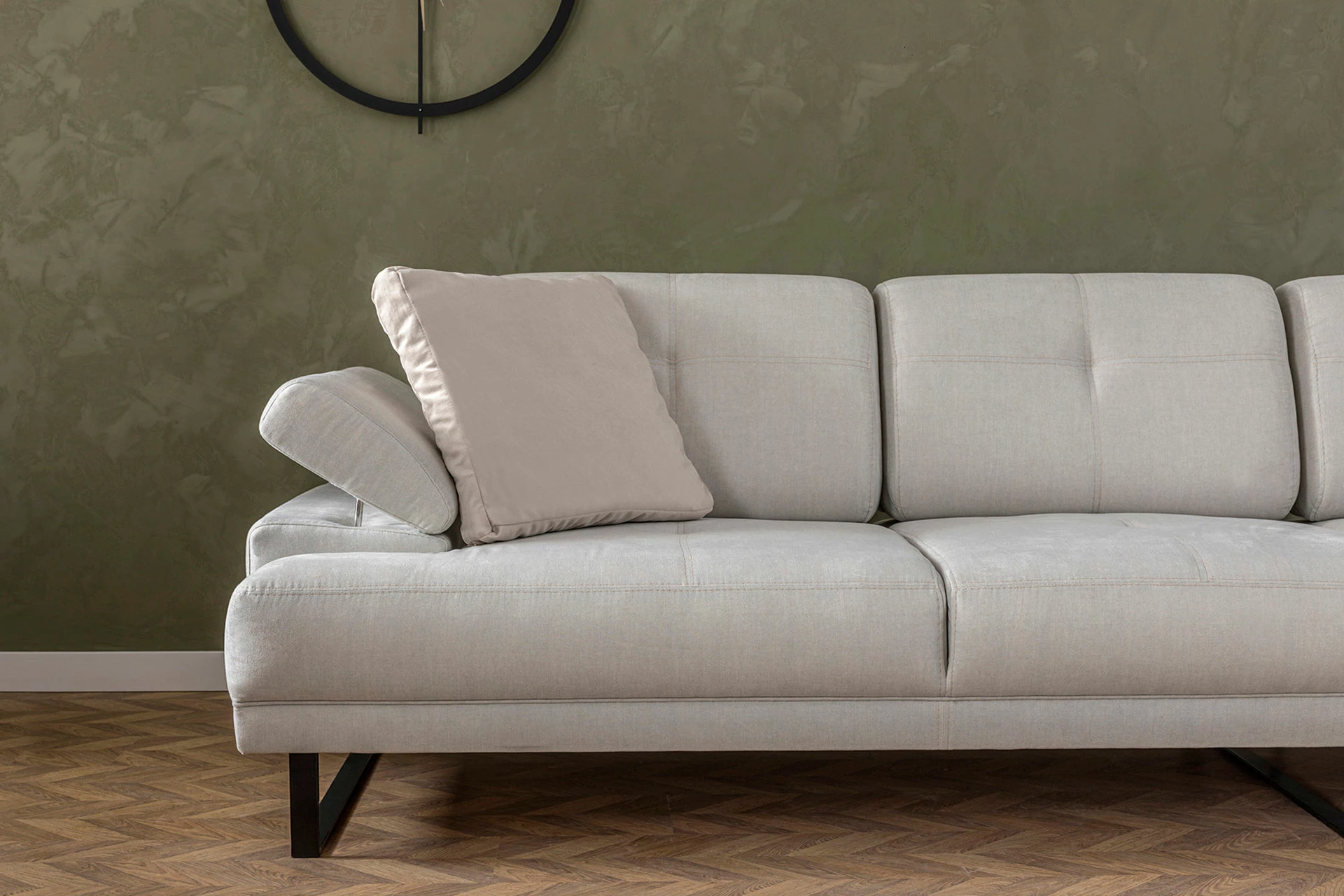 Këndollëse Atelier del Sofa, Mustang Large, e djathtë, bezhë