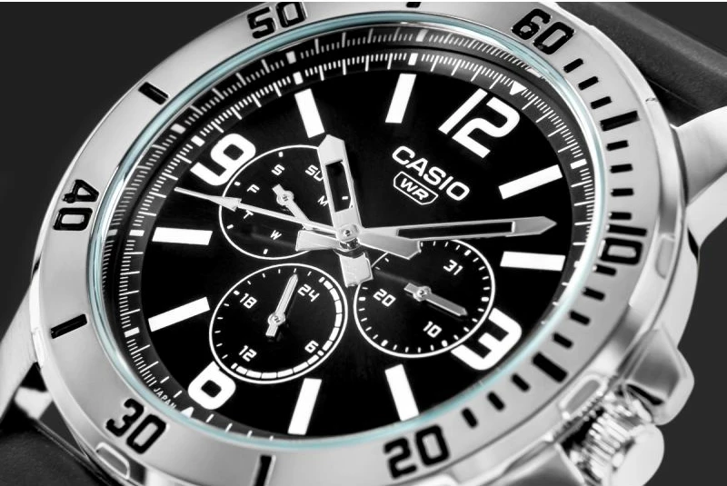 Orë dore për meshkuj CASIO, e zezë