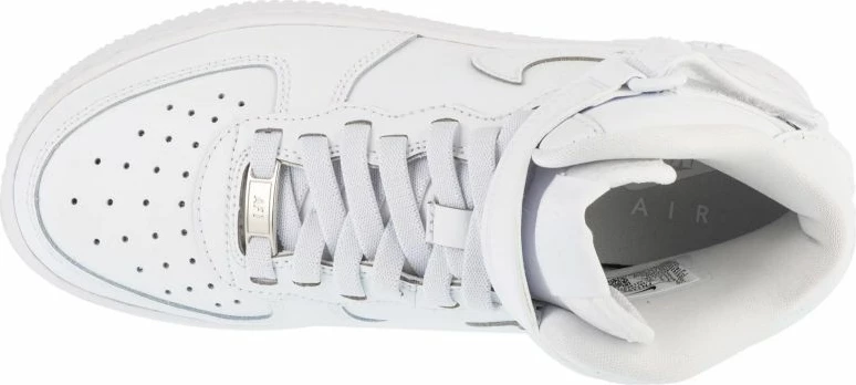 Atlete Nike për femra, të bardha