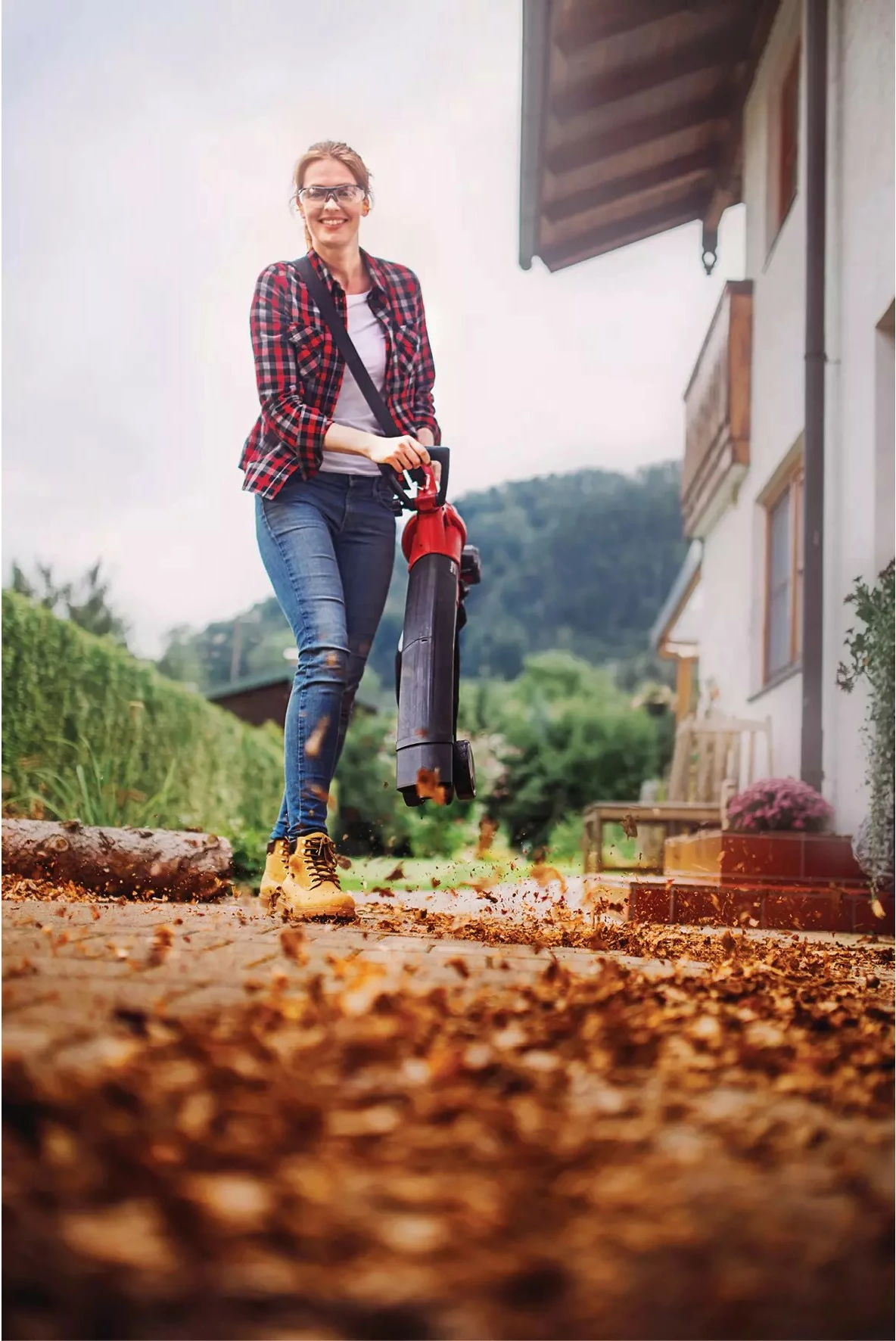 Fryrës dhe fshesë me vakum dore Einhell GE-CL 36 Li E-Solo, pa kabllo, 45L, e kuqe