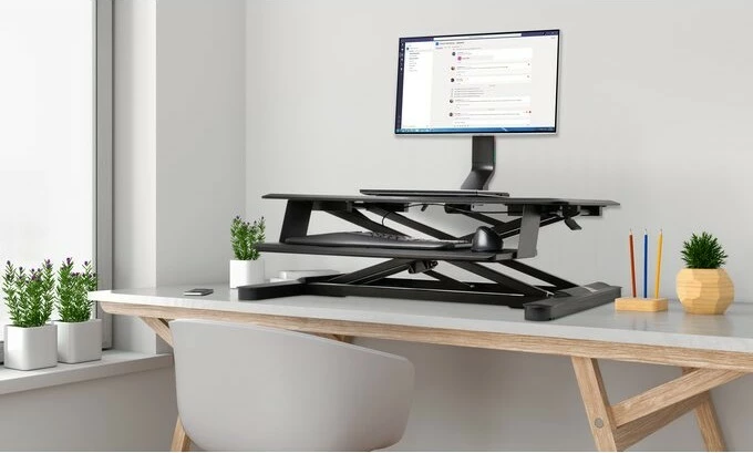 Krah monitori Kensington Space Saving, një monitor, 32", rregullim lartësie, i zi