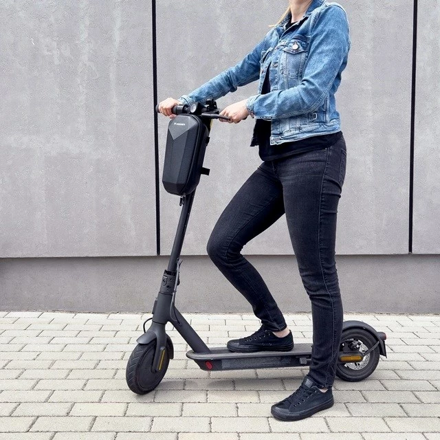 Çantë timoni për trotinet Wozinsky WSB2BK, 4L, e zezë