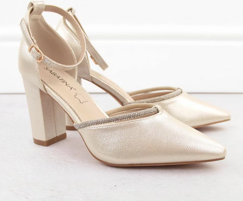 Sandale të mbyllura për femra Sabatina, bezhë