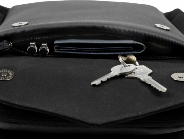 Çantë shpine për laptop RIVACASE 8524 deri 14\", për tablet 10.5\", PU lëkurë + pambuk, e zezë