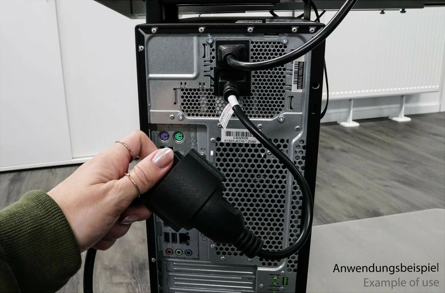 Kabllo rryme Kabelmeister, IEC C14 në prizë Schuko, 0.15 m, e zezë