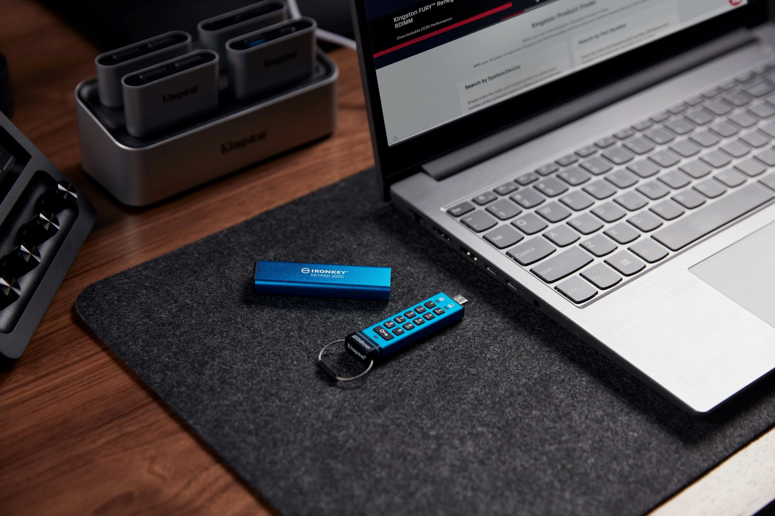 USB stick Kingston IronKey Keypad 200C 256GB, USB-C, kaltër