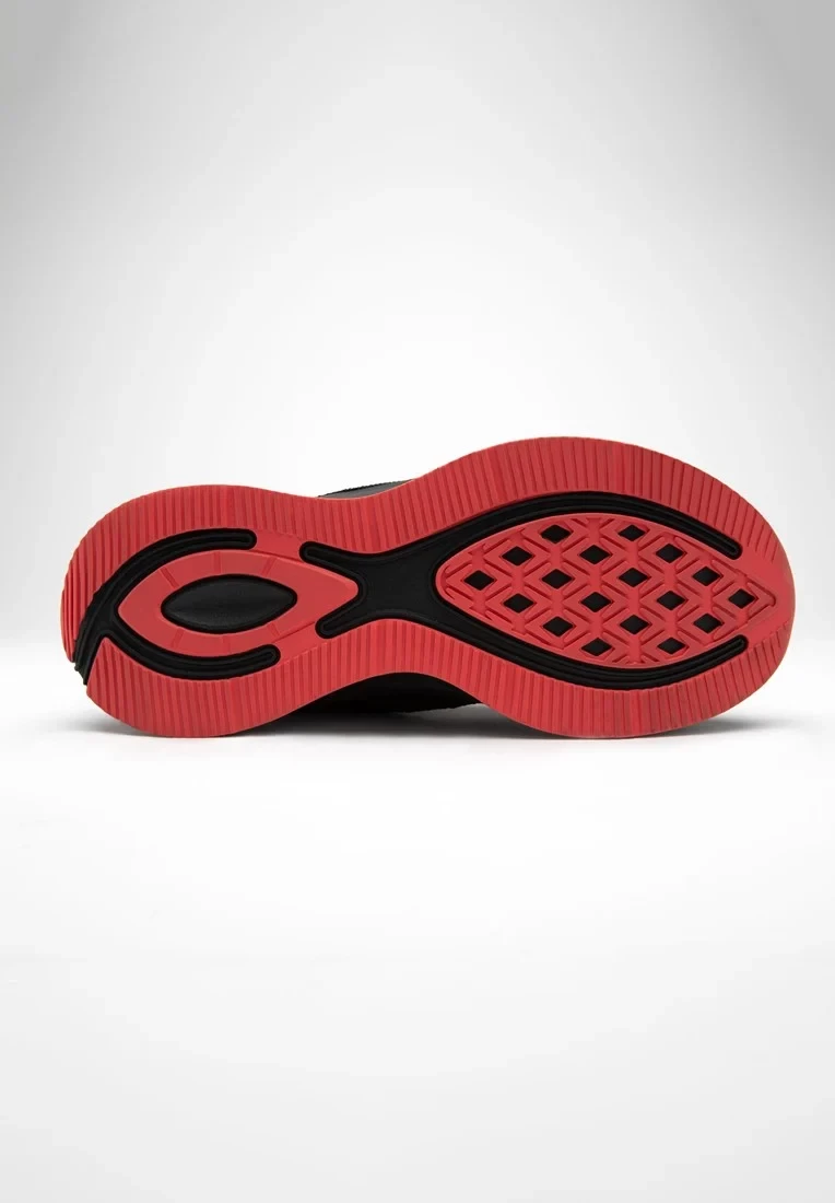 Milton Training Shoes - Black/Red [Madhësia: 39]