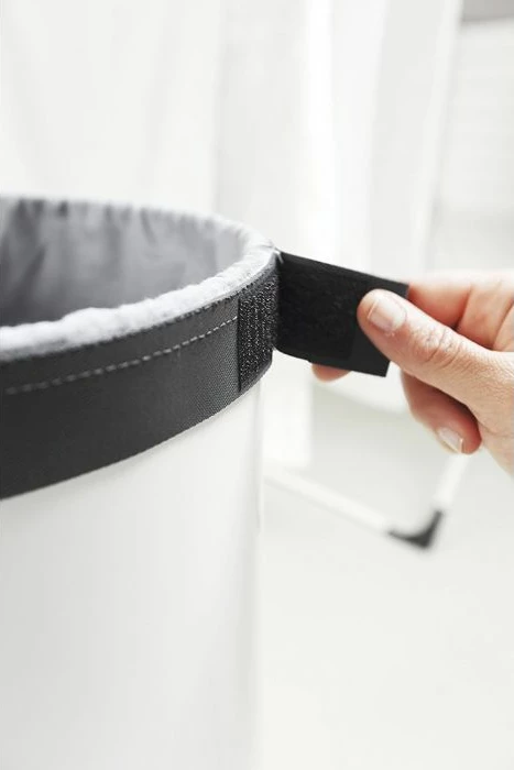 Shportë rrobash Brabantia 104404, 60L, e rrumbullakët, me kapak, e bardhë