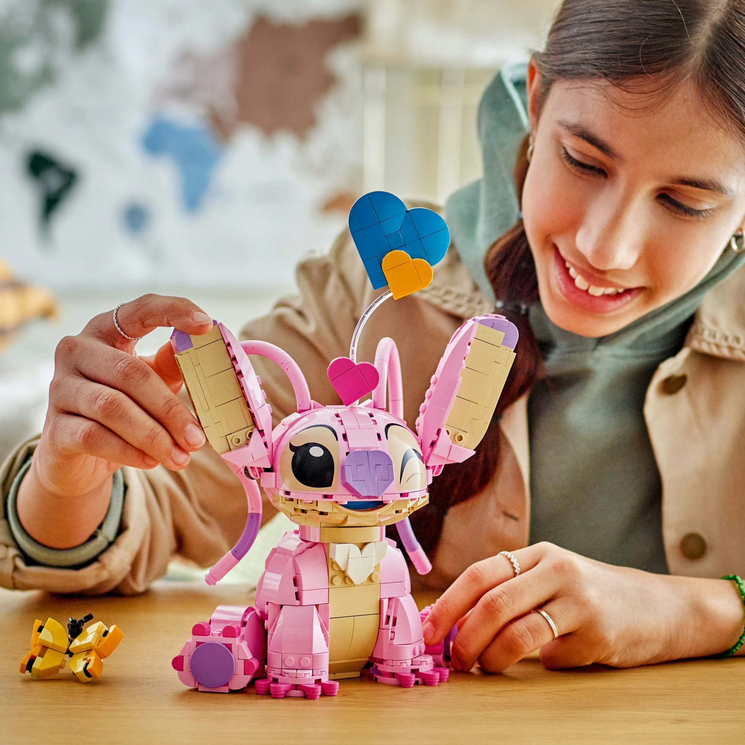 Set ndërtimi LEGO Disney Andzia Angel 43257, 784 copë, 9+, rozë