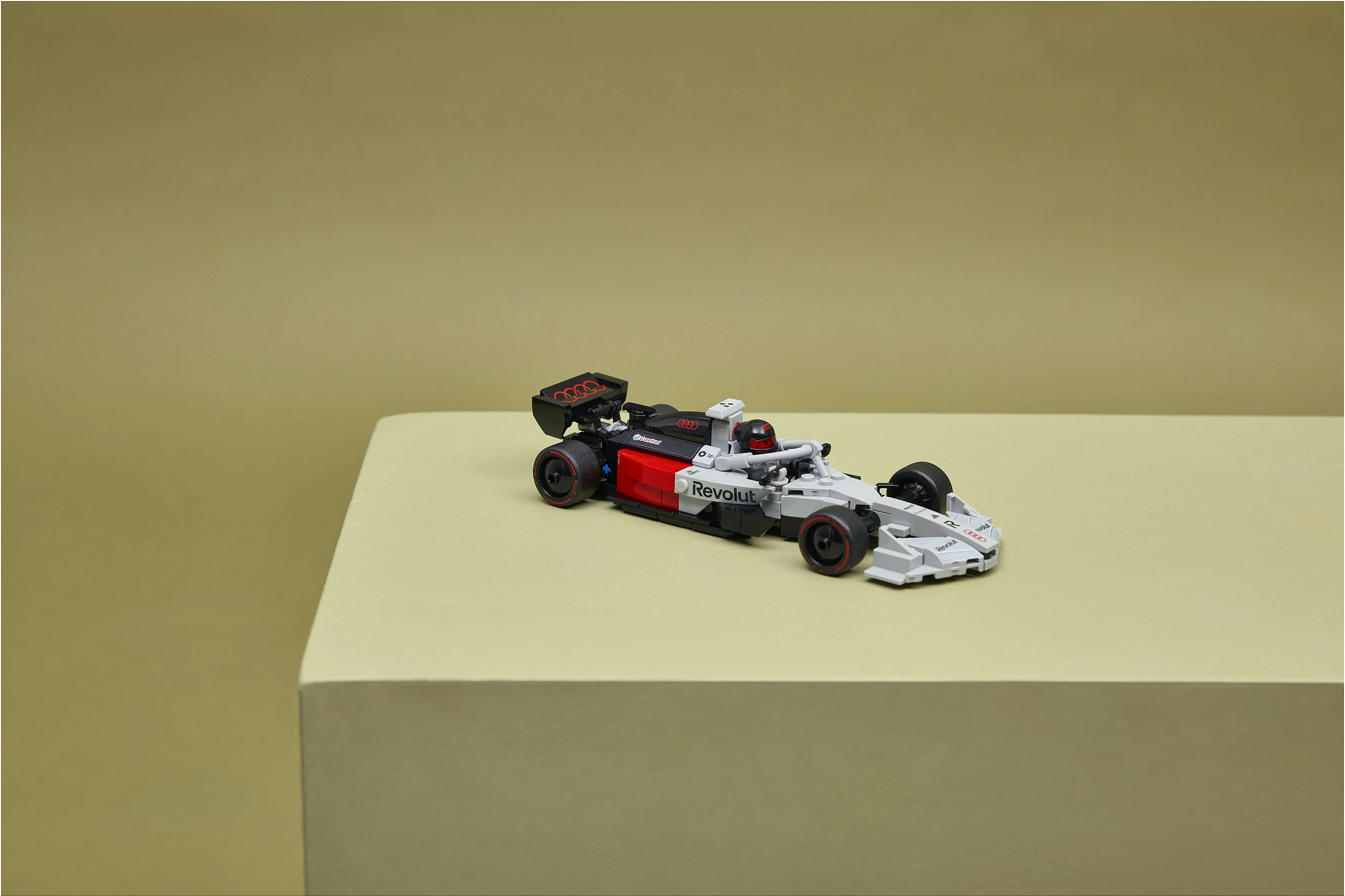 Set ndërtimi LEGO Speed Champions 77259 Audi Revolut F1 Team R26, 216 pjesë, multikolor