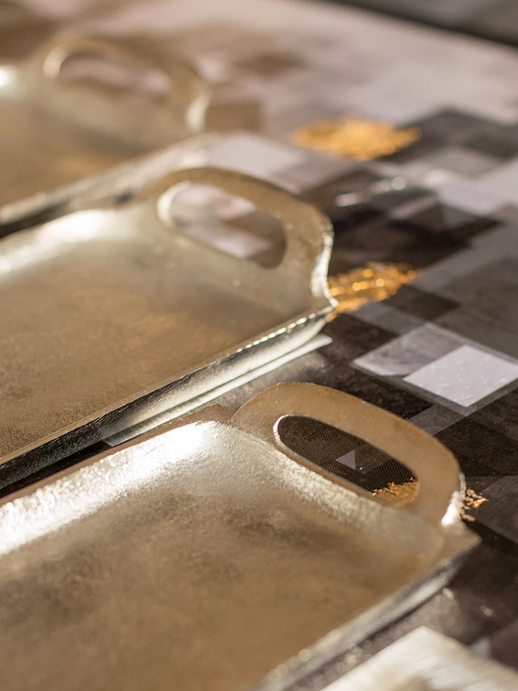 Tabaka dekorative ADORO, alumin, argjend, 53x15x4cm