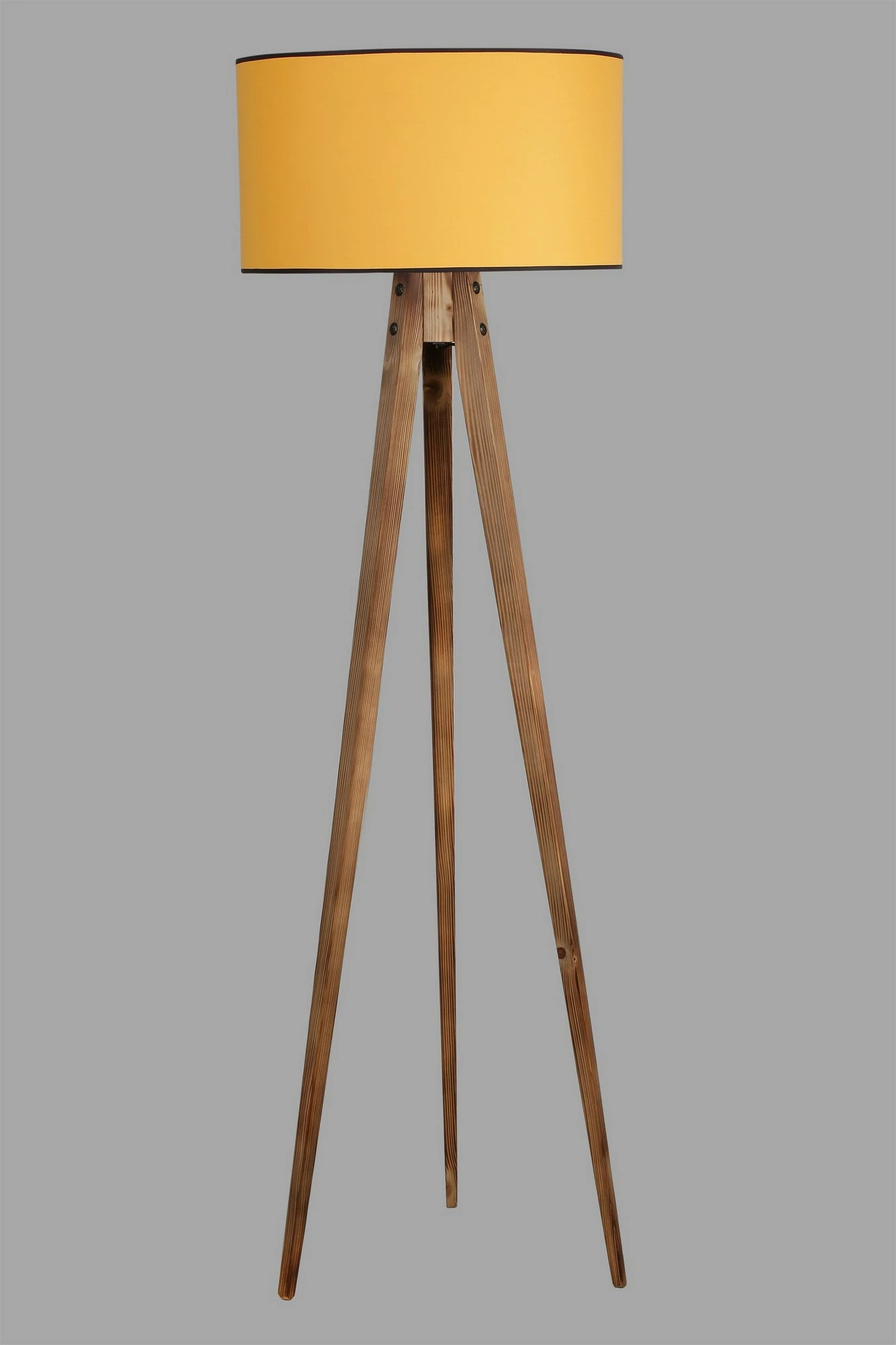 Llambë dyshemeje tripod, trup druri, abazhur cilindrik ngjyrë mustard, Opviq Yanık