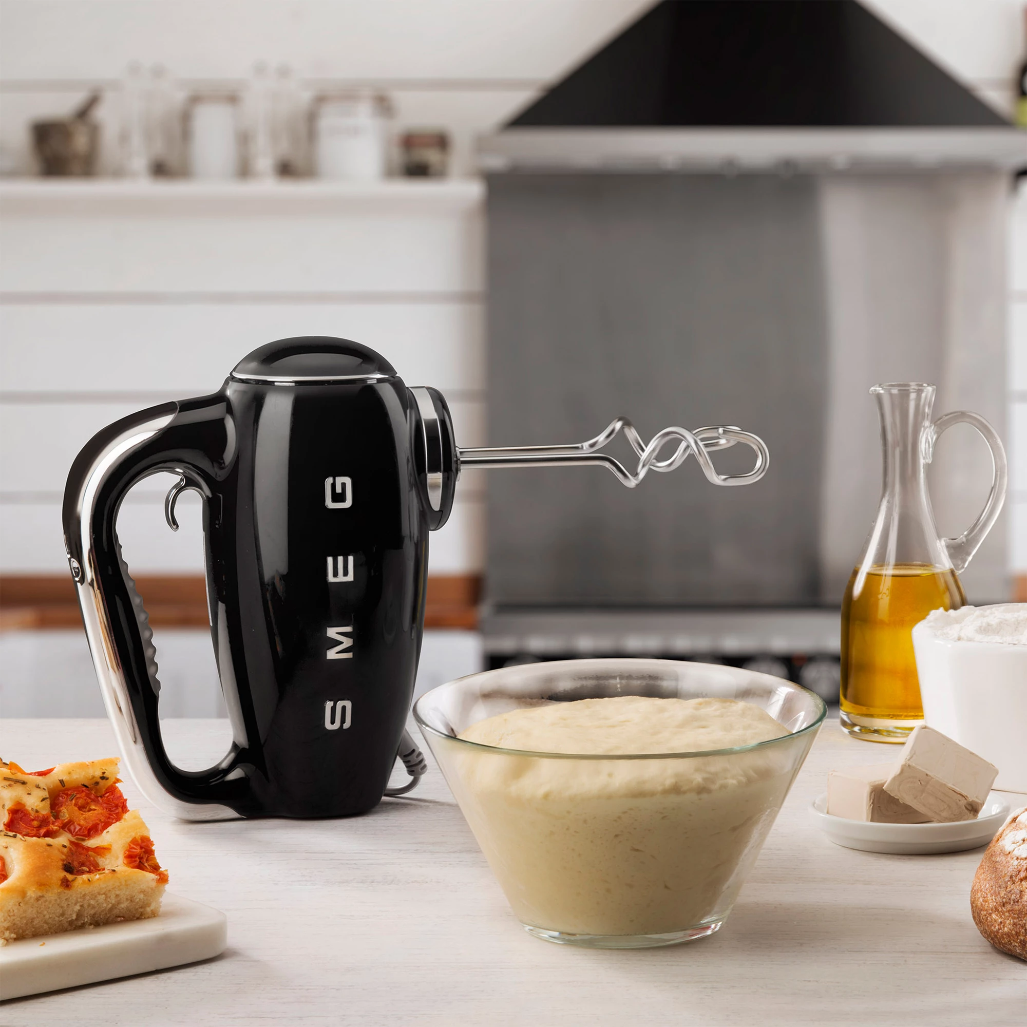 Mikser dore Smeg HMF01BLEU 250W, 9 shpejtësi, Turbo, i zi