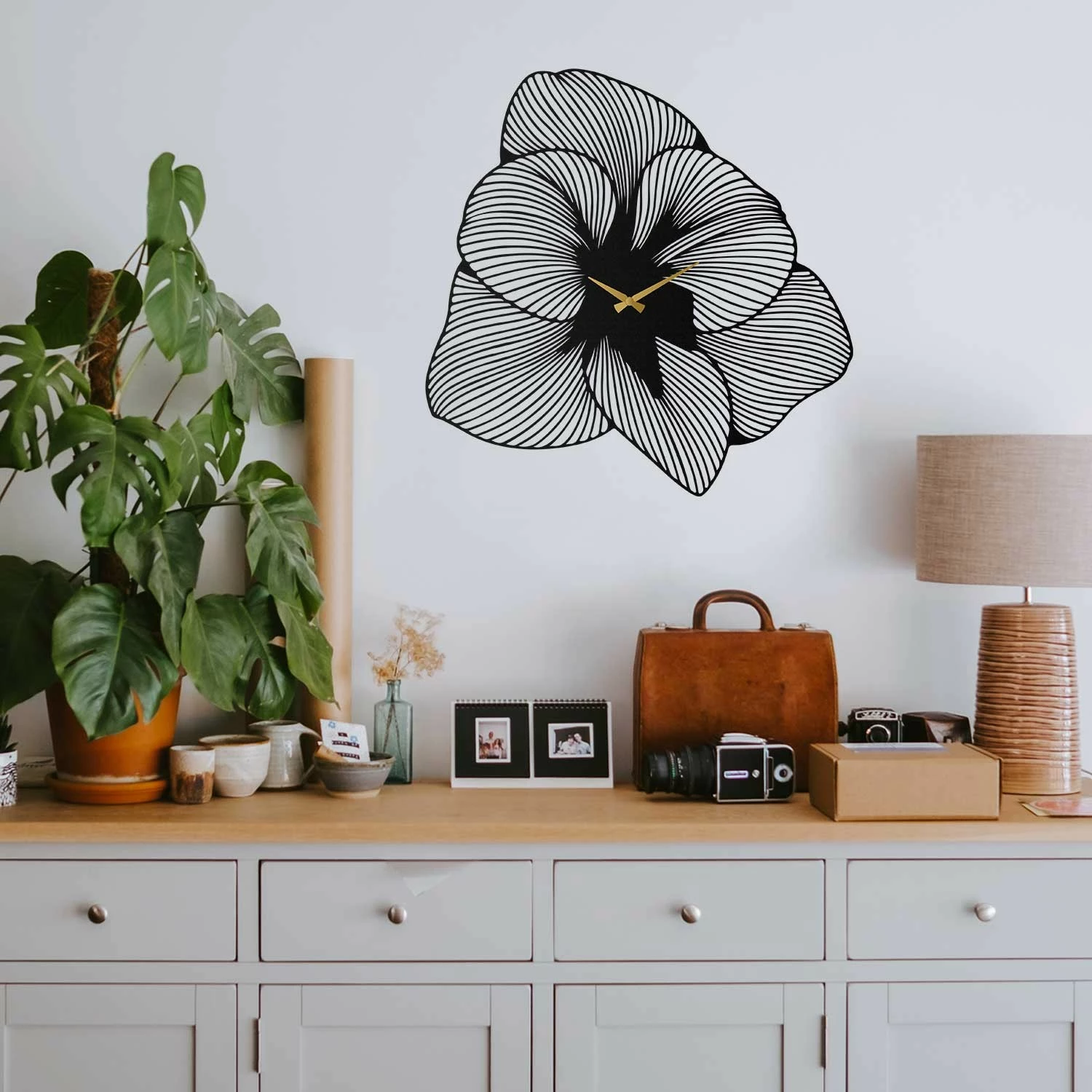 Orë muri dekorative prej metali, Wallity Azalea, e zezë, 70x70cm