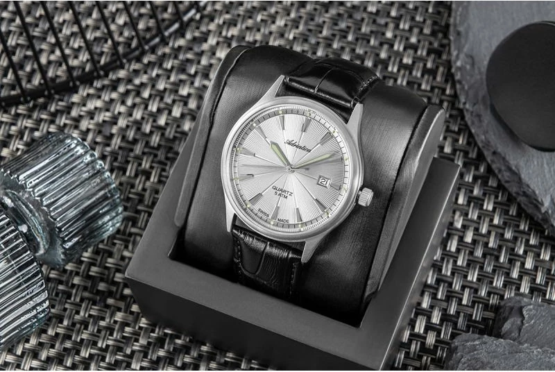 Orë dore për meshkuj Adriatica, e zezë