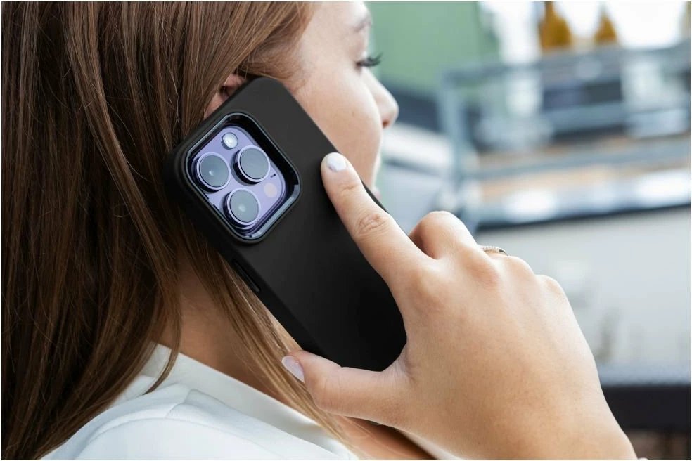 Mbështjellës FIXED MagFlow për Apple iPhone 17, silikon i lëngshëm, MagSafe, i zi, 1 copë