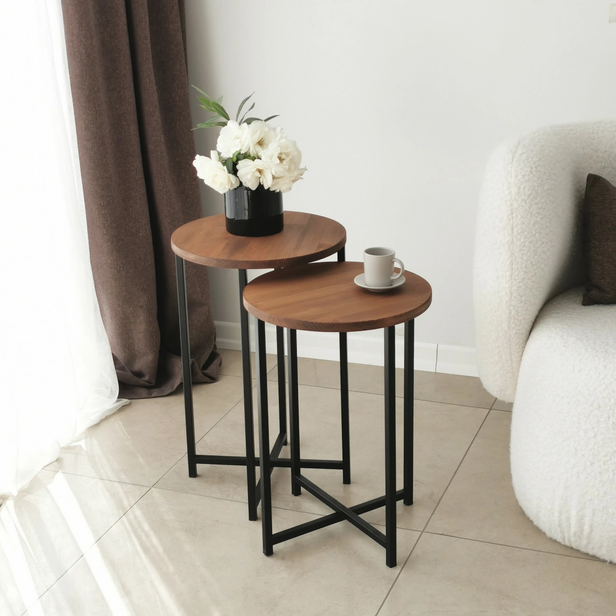 Set tavolinash kafeje Hanah Home, Neta, ngjyrë lisi