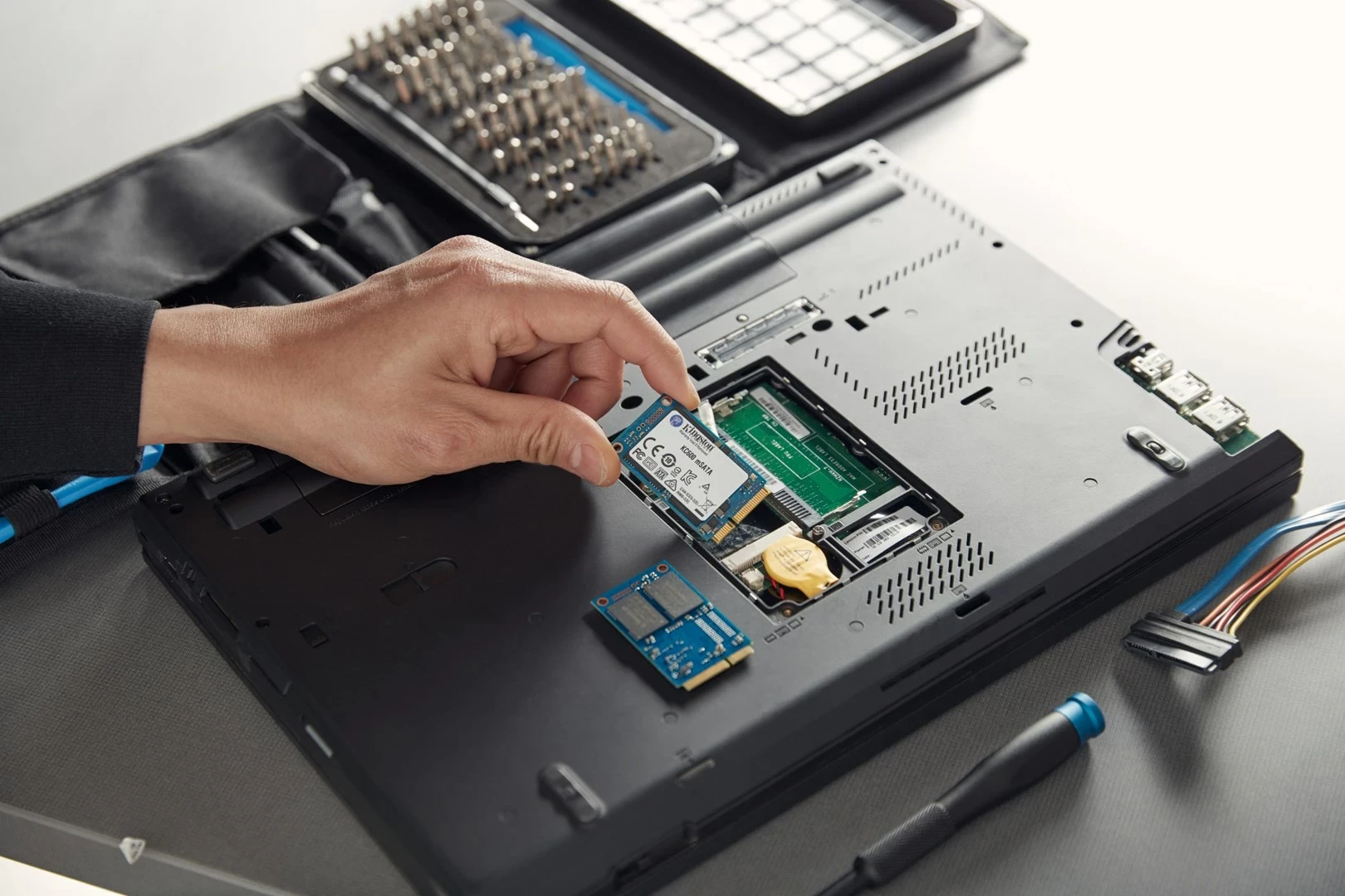SSD Kingston KC600, 1024GB, mSATA