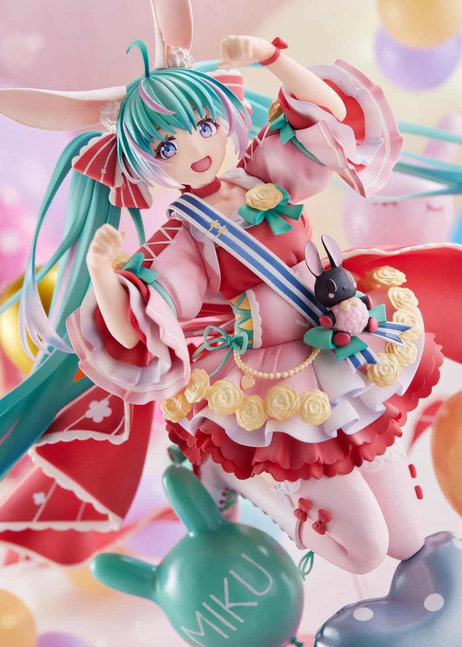 Figurë koleksionuese Square Enix Spiritale Hatsune Miku Birthday 2021 Pretty Rabbit Ver. 1/7