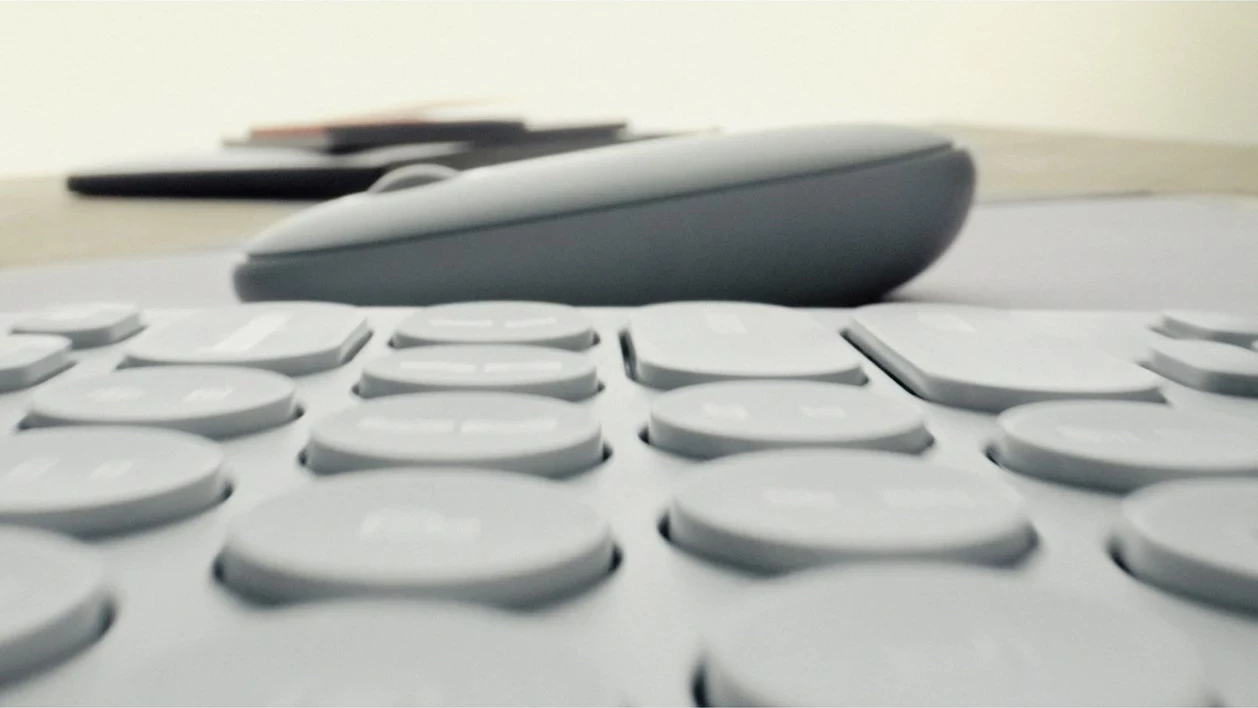 Maus Logitech 910-007013 wireless, ambidextrous, 4000 DPI, i bardhë