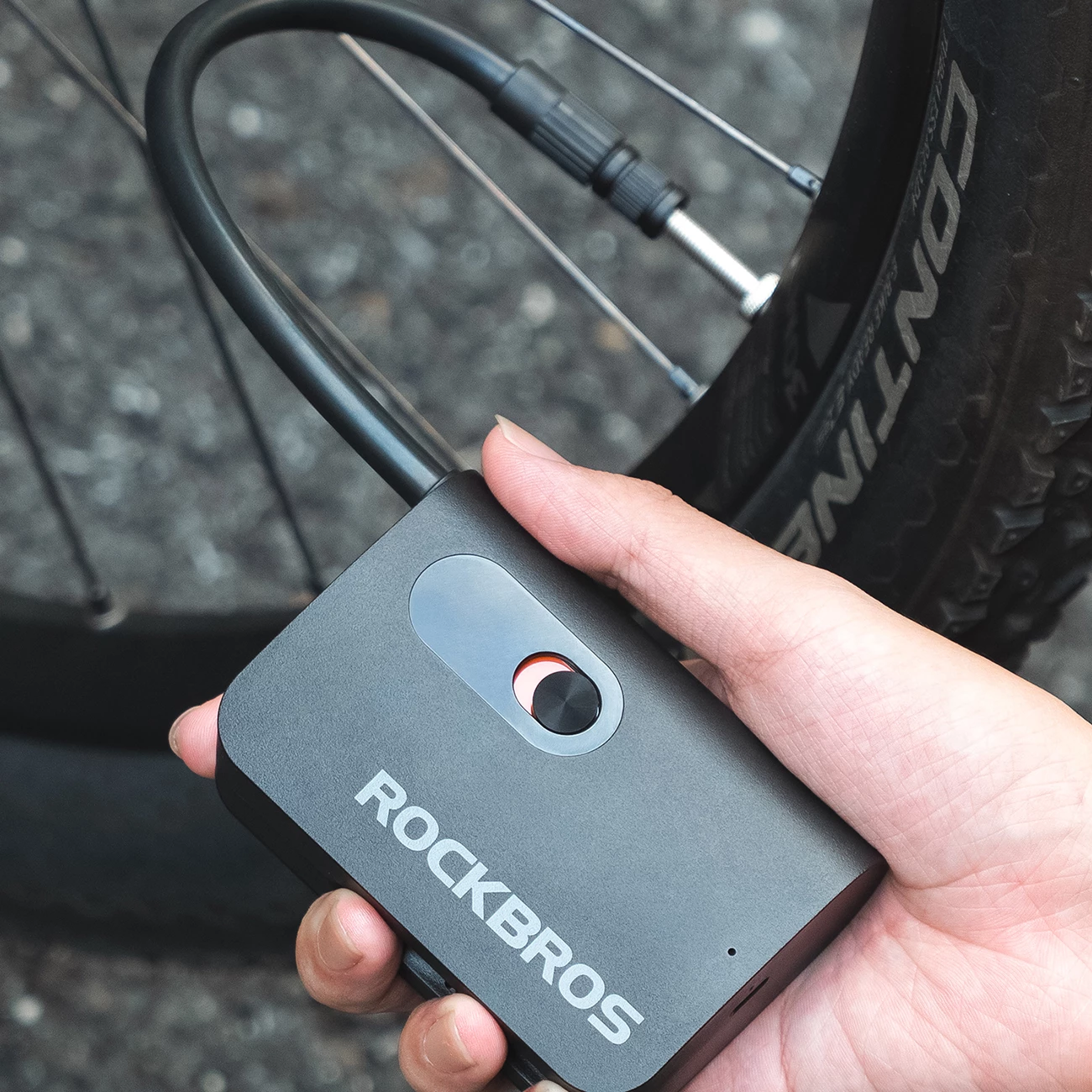 Pompë elektrike pa kabllo Rockbros L1 Mini 70 PSI USB-C zorrë 200 mm Schrader/Presta e zezë