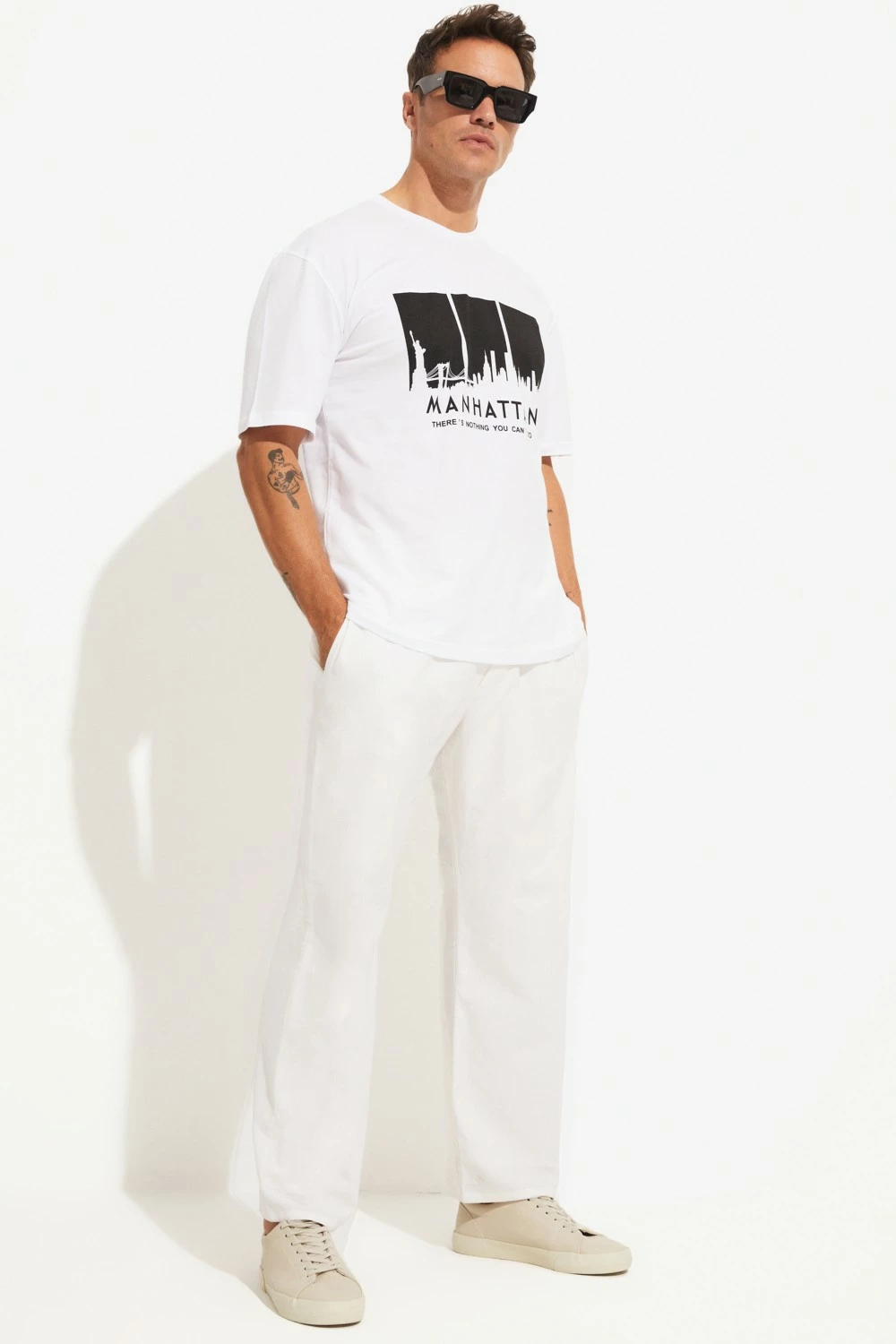 Maicë për meshkuj June, e bardhë 